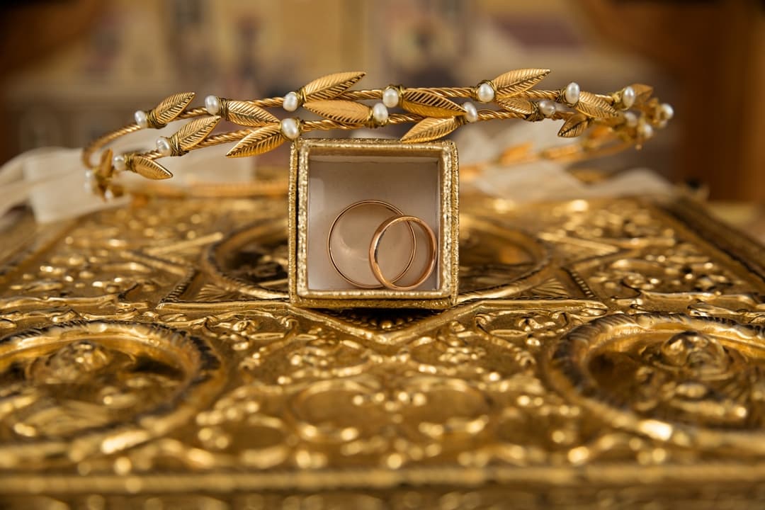 4 Essential Factors to Consider Before Selling Gold Ornaments